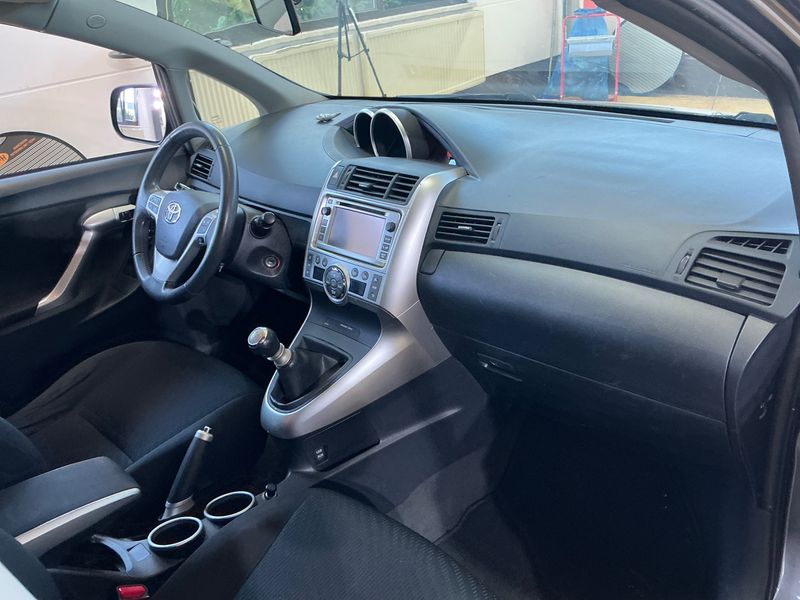 Toyota Verso 1.8 Travel — zdjęcie 3