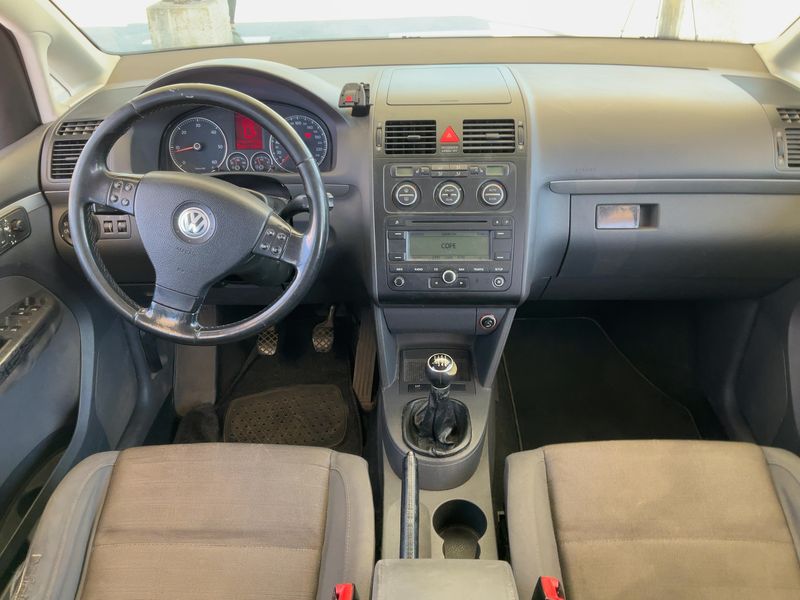 Volkswagen Touran 2.0 TDI Highline — zdjęcie 12