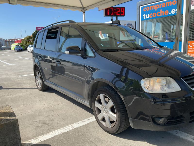 Volkswagen Touran 2.0 TDI Highline — zdjęcie 8