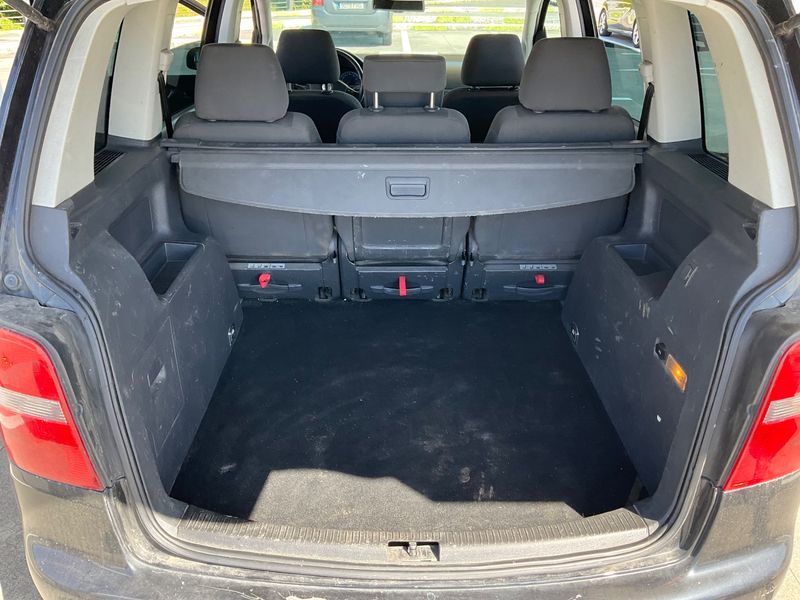 Volkswagen Touran 2.0 TDI Highline — zdjęcie 10