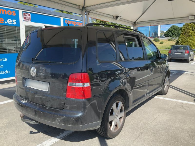 Volkswagen Touran 2.0 TDI Highline — zdjęcie 6