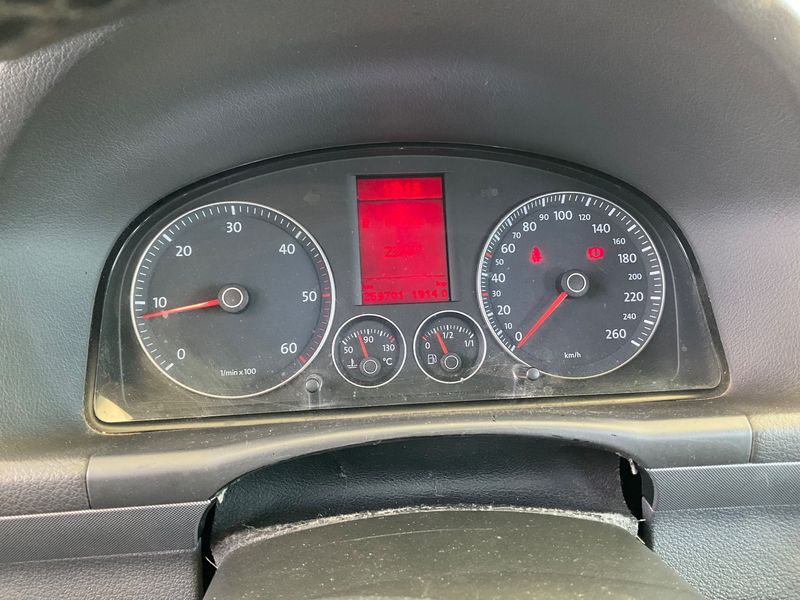 Volkswagen Touran 2.0 TDI Highline — zdjęcie 13