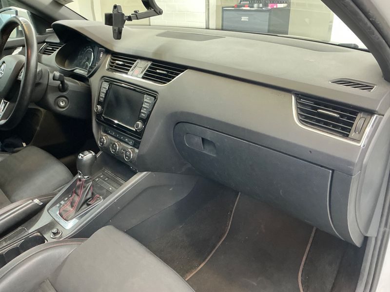 Skoda Octavia 2.0 TDI RS 2014 – снимка 25