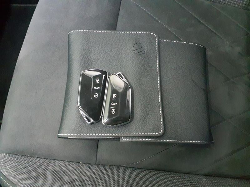 Volkswagen Golf VIII 2.0 TDI Life — zdjęcie 16