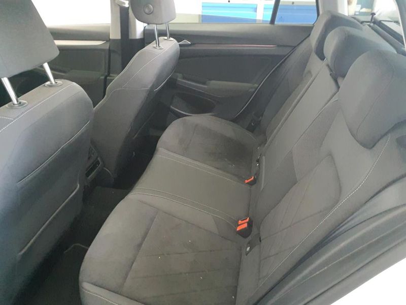 Volkswagen Golf VIII 2.0 TDI Life — zdjęcie 12
