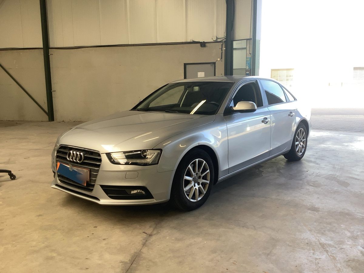 Audi A4 2015 — photo 1