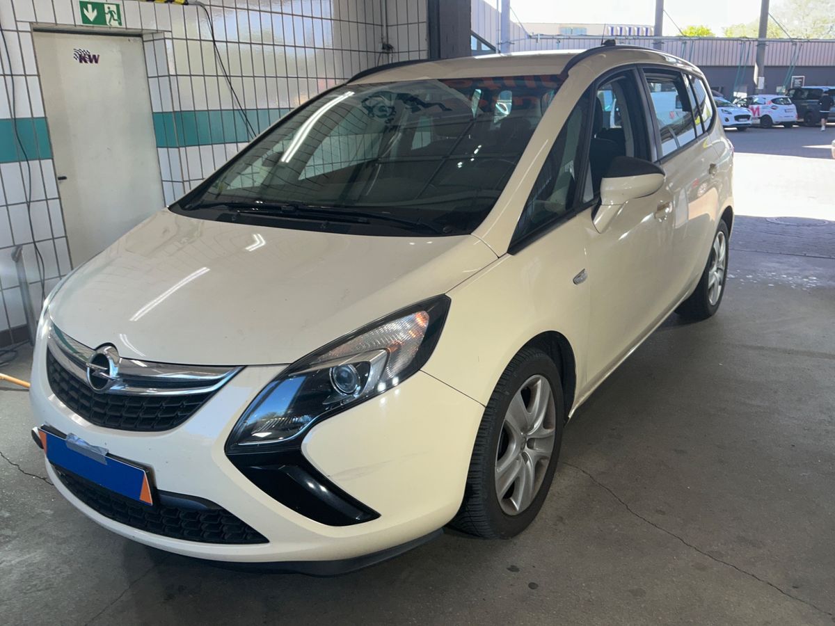 Opel Zafira 2015