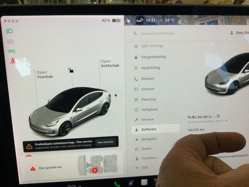 Tesla Model 3 Standard Range Plus — zdjęcie 13