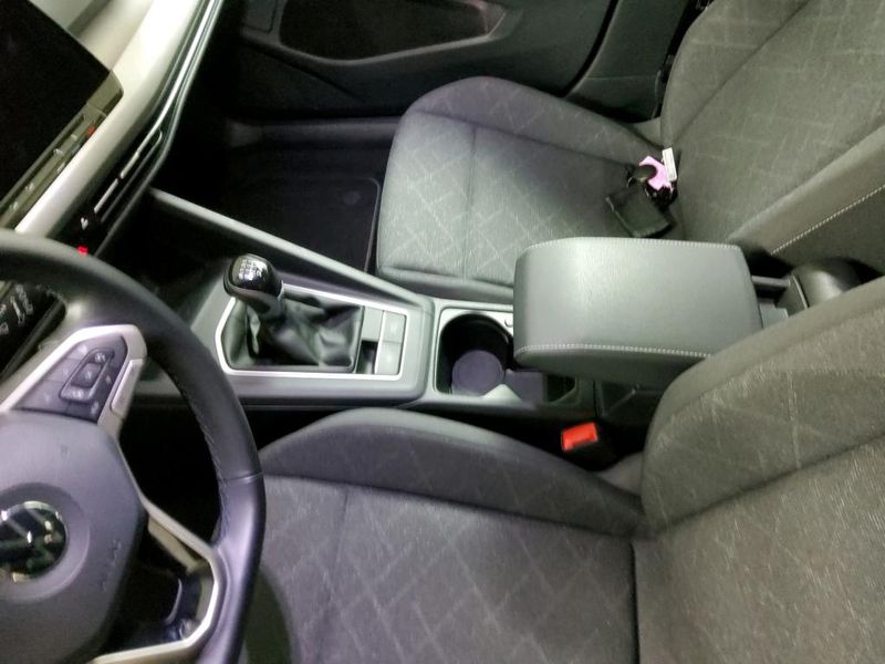 Volkswagen Golf VIII 2.0 TDI Life — zdjęcie 20