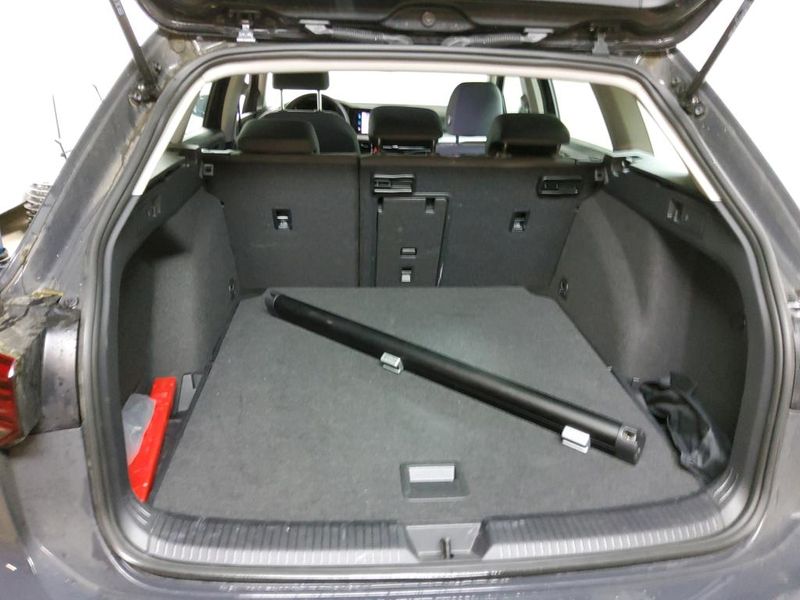 Volkswagen Golf VIII 2.0 TDI Life — zdjęcie 19