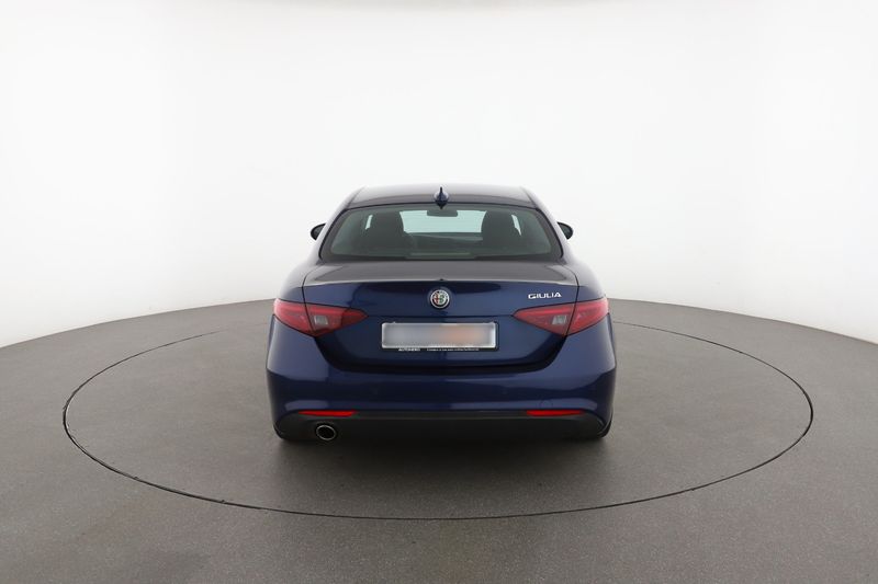 Alfa Romeo Giulia 2.2 JTDM Basis — zdjęcie 5