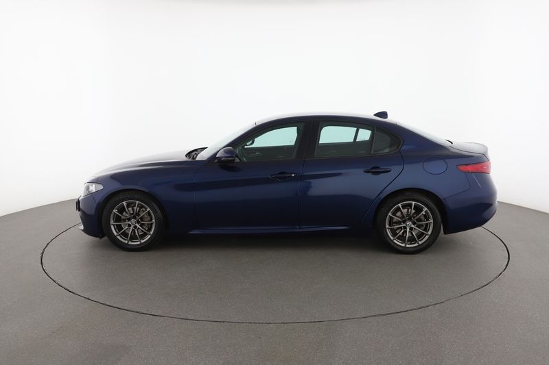 Alfa Romeo Giulia 2.2 JTDM Basis — zdjęcie 4