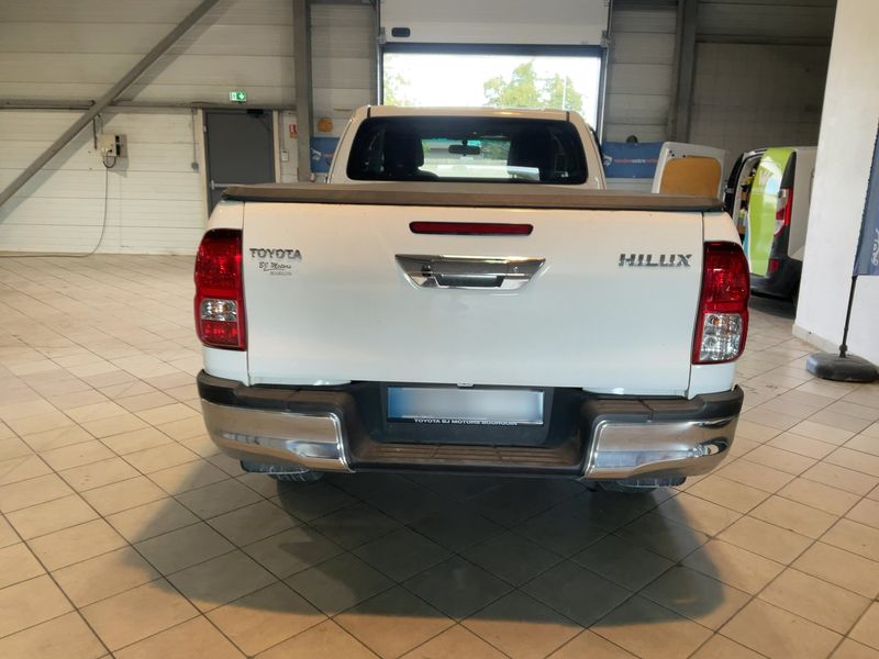 Toyota Hilux 2.4 D-4D Extra Cab Active 4x4 — zdjęcie 5