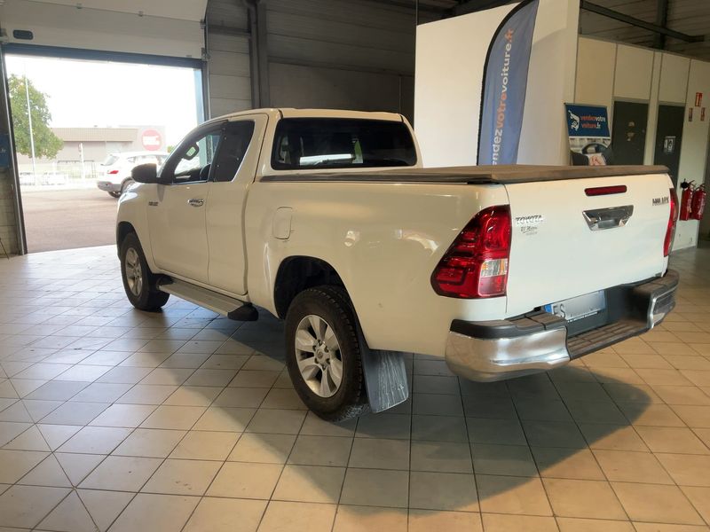 Toyota Hilux 2.4 D-4D Extra Cab Active 4x4 — zdjęcie 3