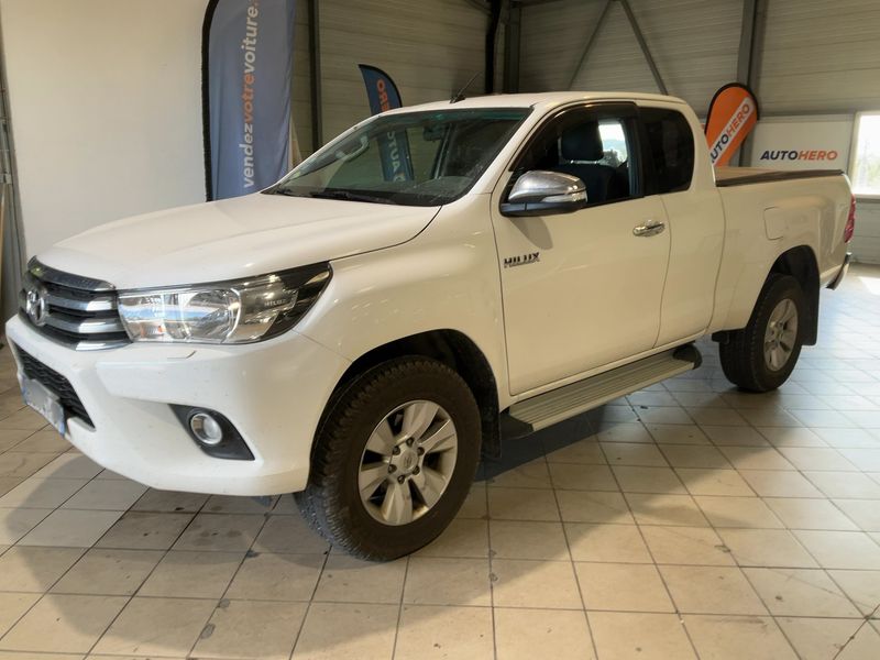 Toyota Hilux 2.4 D-4D Extra Cab Active 4x4 — zdjęcie 2
