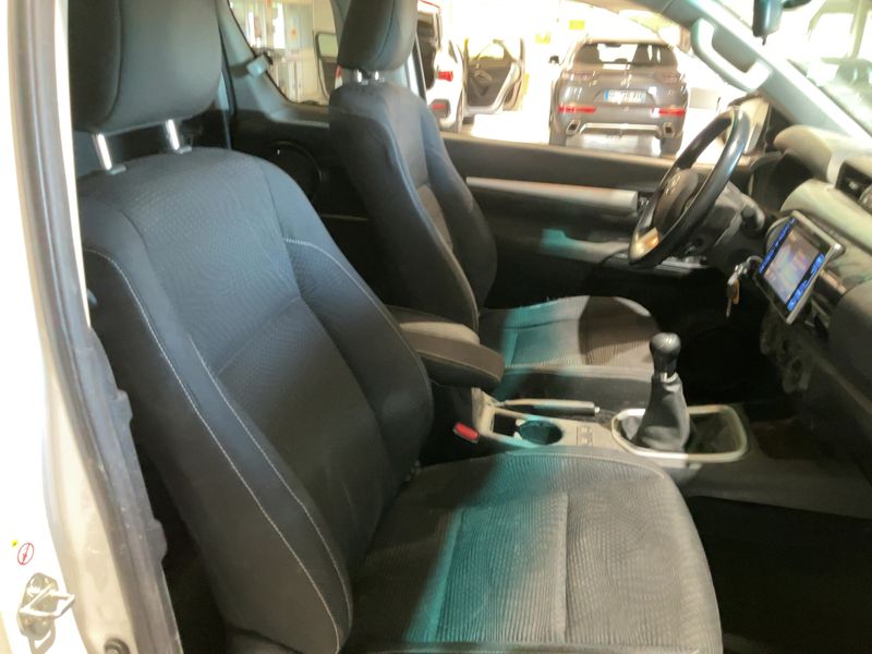 Toyota Hilux 2.4 D-4D Extra Cab Active 4x4 — zdjęcie 11