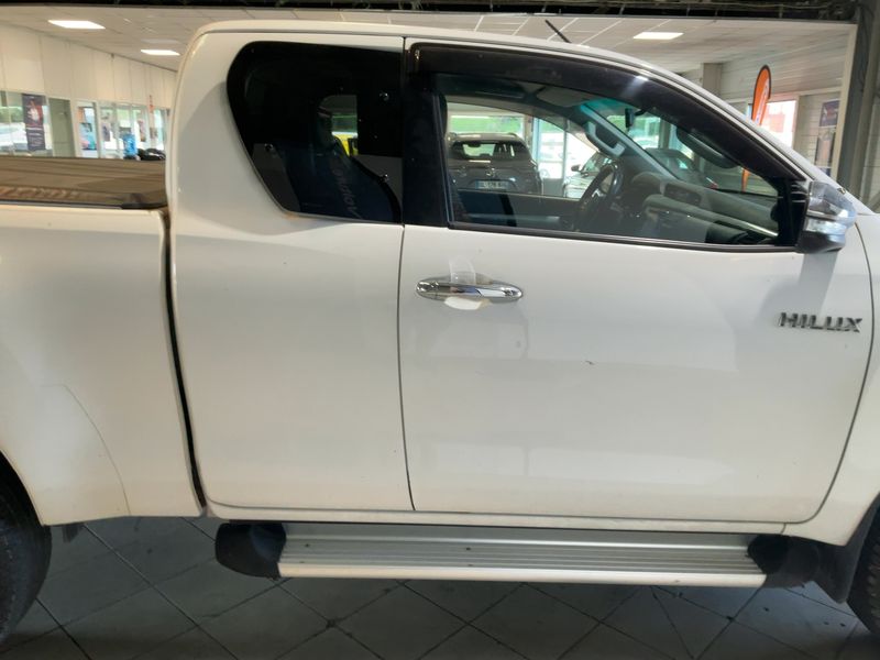 Toyota Hilux 2.4 D-4D Extra Cab Active 4x4 — zdjęcie 7
