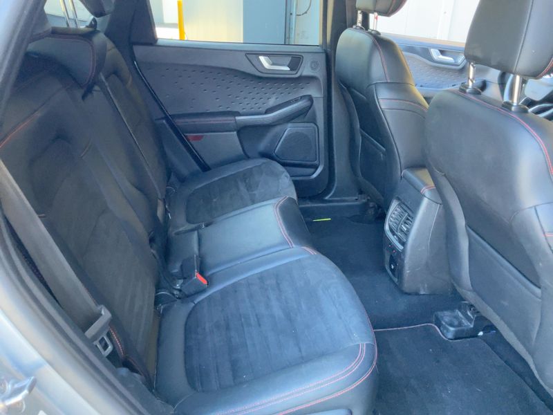 Ford Kuga 2.5 Plug-in Hybrid ST-Line X — zdjęcie 14