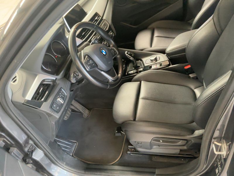 BMW X2 sDrive 18i Advantage — zdjęcie 11