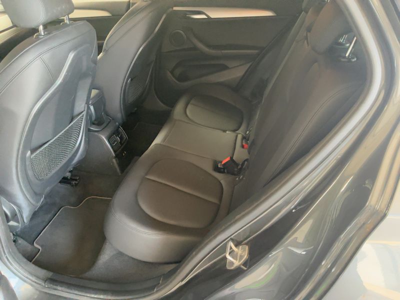BMW X2 sDrive 18i Advantage — zdjęcie 14
