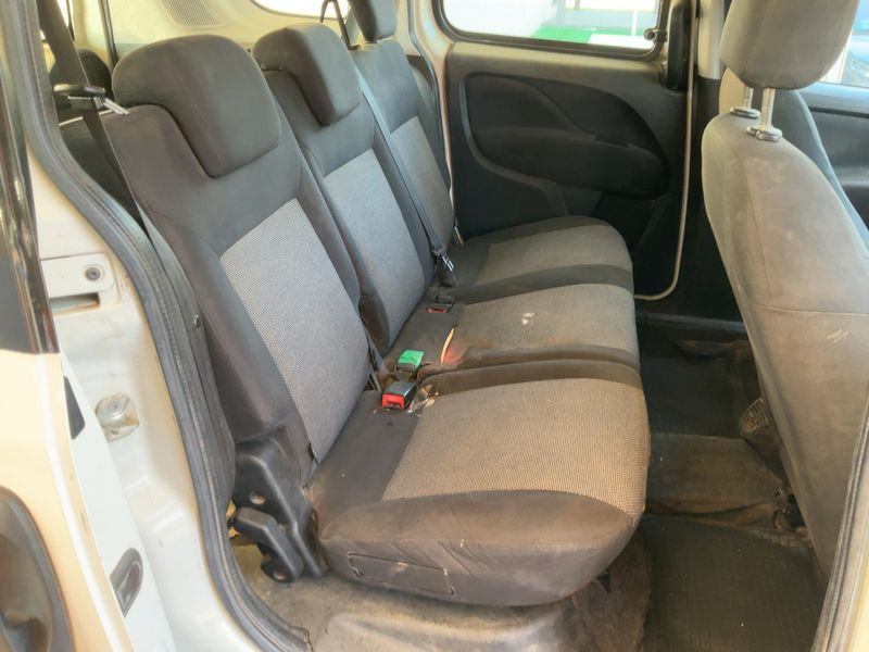 Fiat Doblo 1.3 JTD Pop — zdjęcie 14