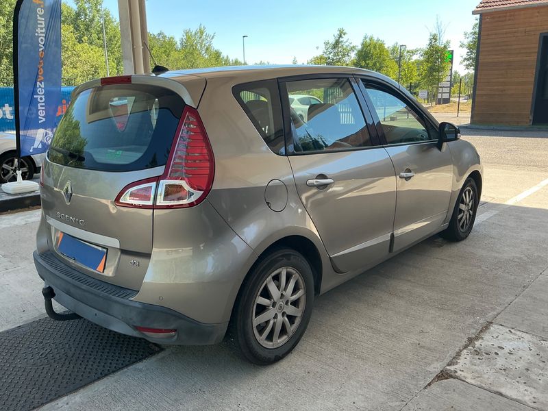 Renault Scenic 1.5 dCi Exception — zdjęcie 2
