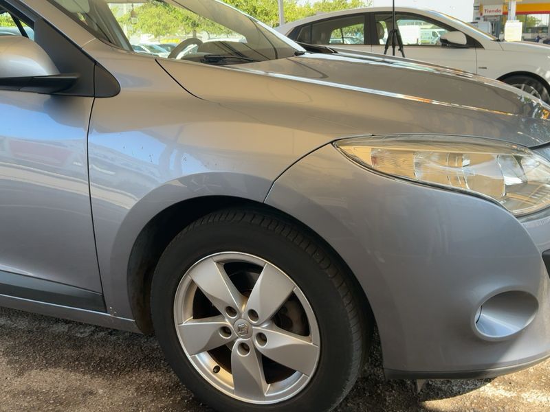Renault Megane 1.6 Dynamique 2009 – снимка 12