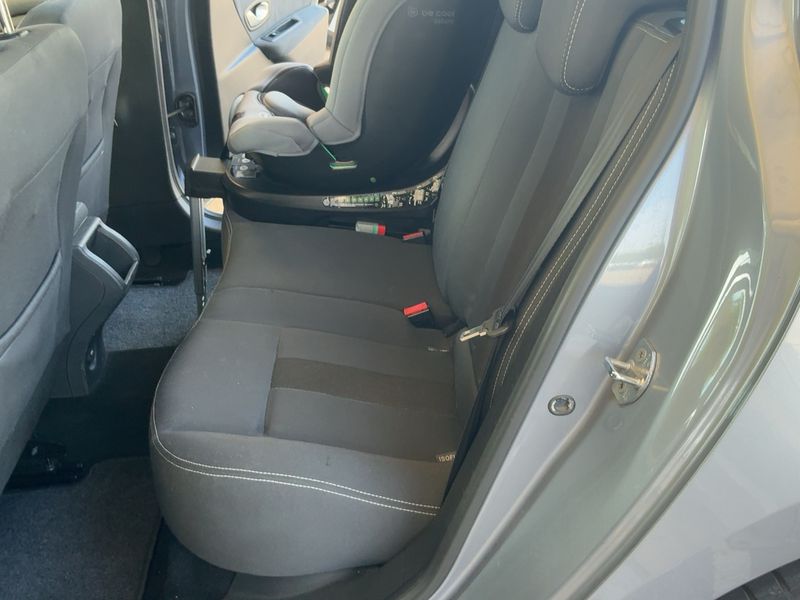 Renault Megane 1.6 Dynamique 2009 – снимка 19