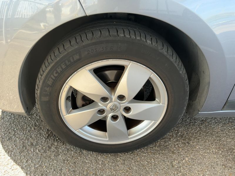 Renault Megane 1.6 Dynamique 2009 – снимка 3