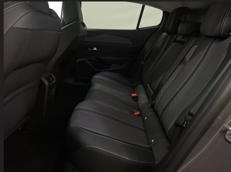 Peugeot 408 1.2 Mild-Hybrid Allure — zdjęcie 7