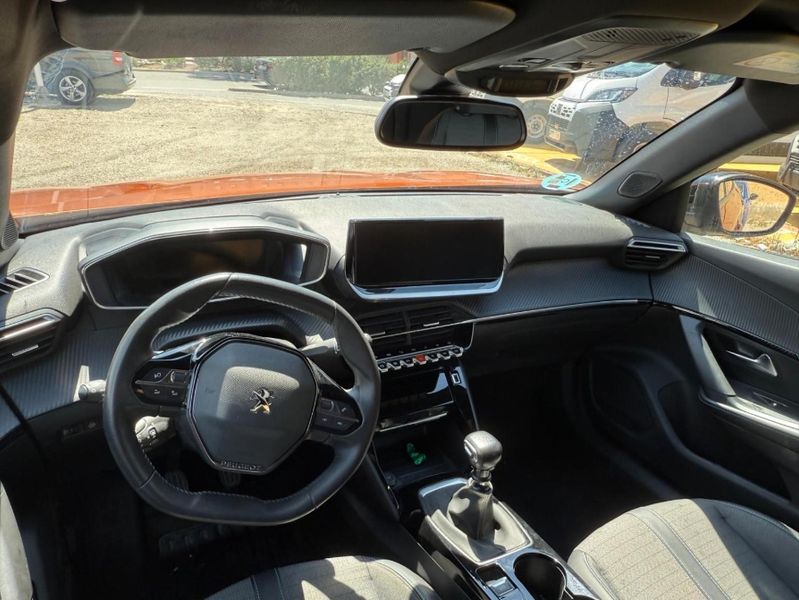 Peugeot 2008 1.2 PureTech Allure Pack — zdjęcie 10