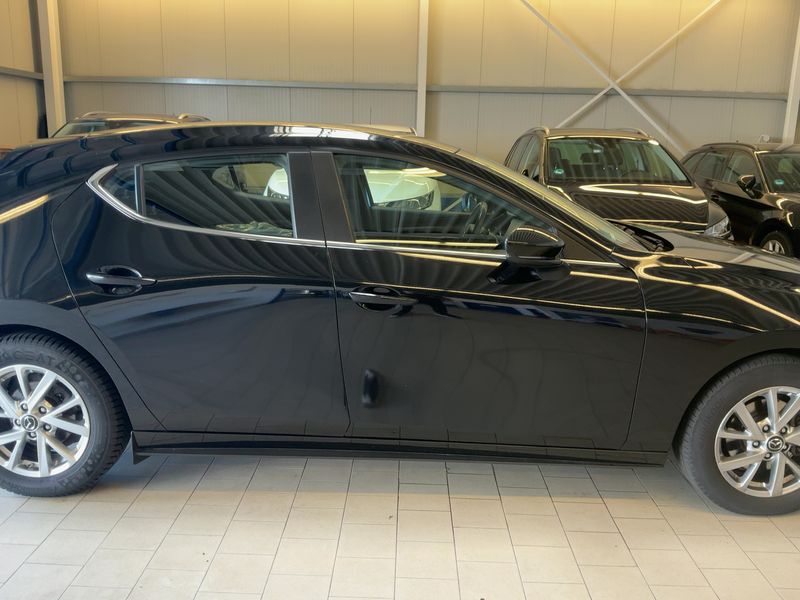 Mazda 3 2.0 Skyactiv-G Mild-Hybrid — zdjęcie 7
