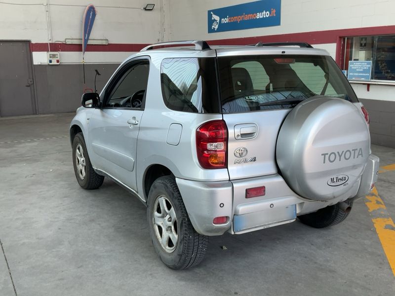 Toyota RAV 4 2.0 4x4 — zdjęcie 3
