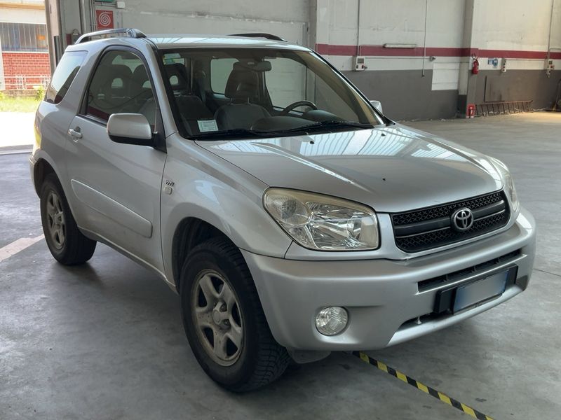 Toyota RAV 4 2.0 4x4 — zdjęcie 8