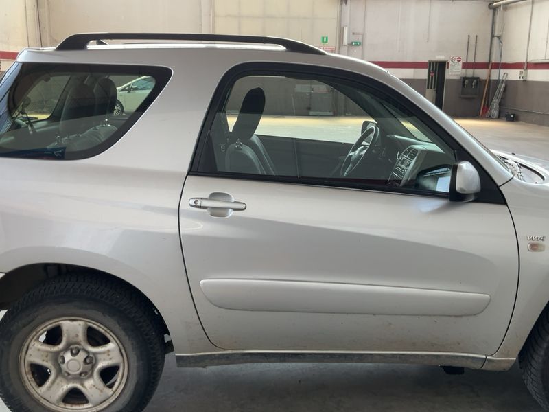 Toyota RAV 4 2.0 4x4 — zdjęcie 7
