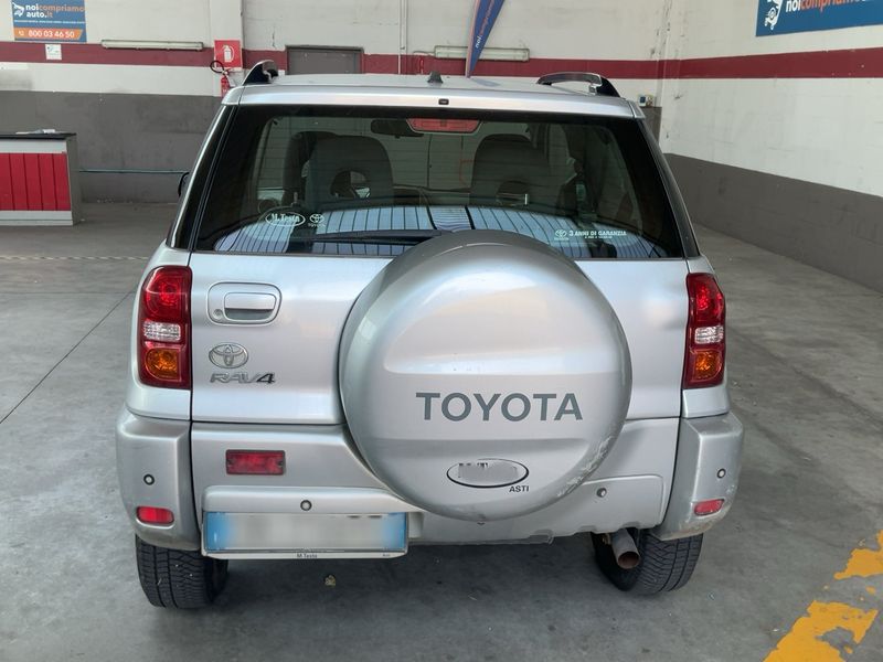 Toyota RAV 4 2.0 4x4 — zdjęcie 5