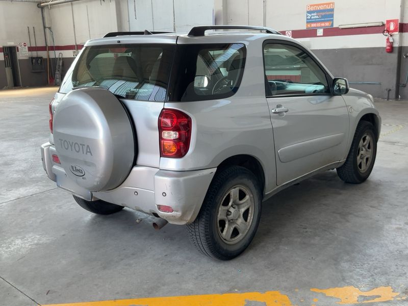 Toyota RAV 4 2.0 4x4 — zdjęcie 6