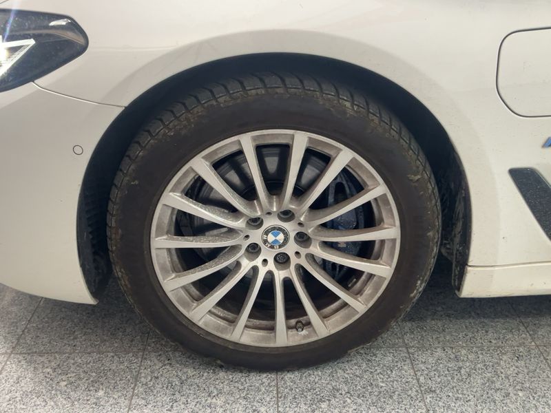 BMW 5er 530e xDrive M Sport 2021 – снимка 3