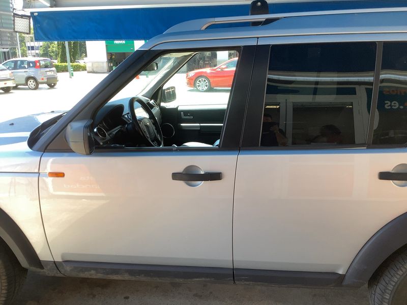 Land Rover Discovery 2.7 Td V6 TD HSE — zdjęcie 4