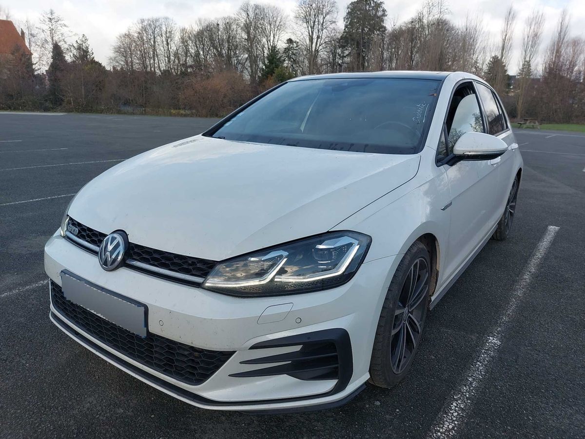 Volkswagen Golf 2018 — photo 1