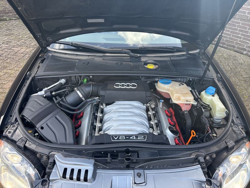 Audi S4 4.2 V8 quattro — zdjęcie 8