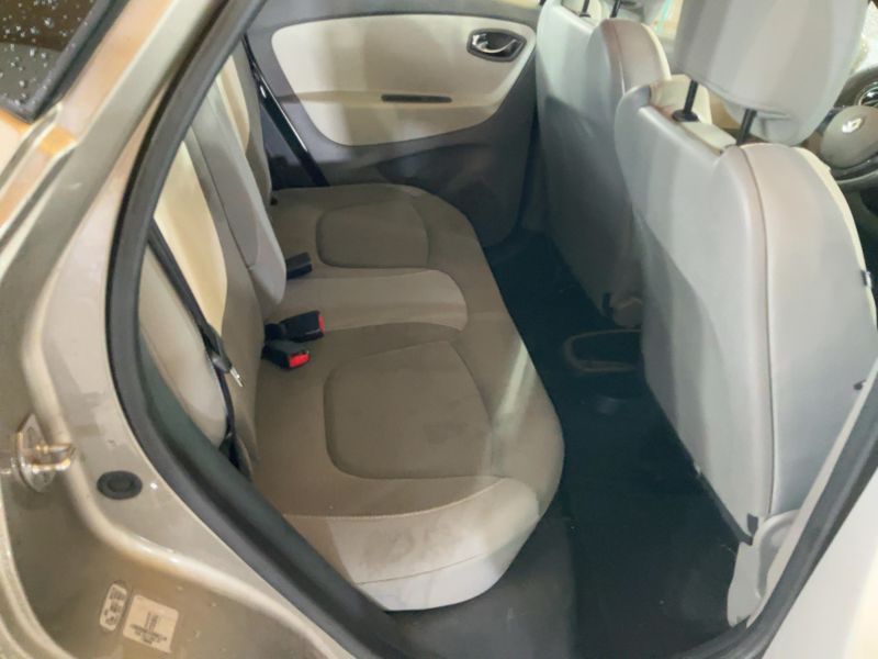 Renault Captur 1.2 TCe Dynamique — zdjęcie 14