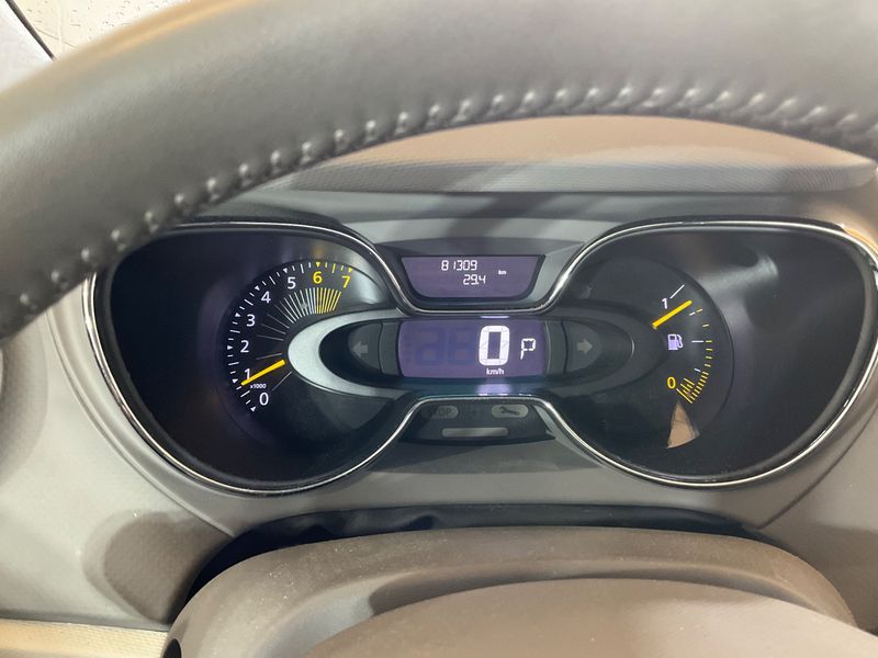 Renault Captur 1.2 TCe Dynamique — zdjęcie 13