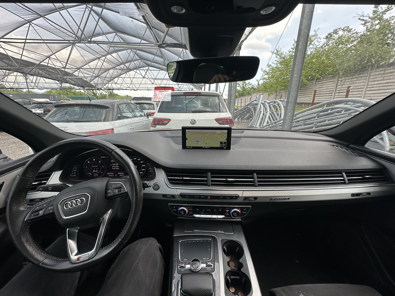 Audi Q7 50 TDI quattro — zdjęcie 11
