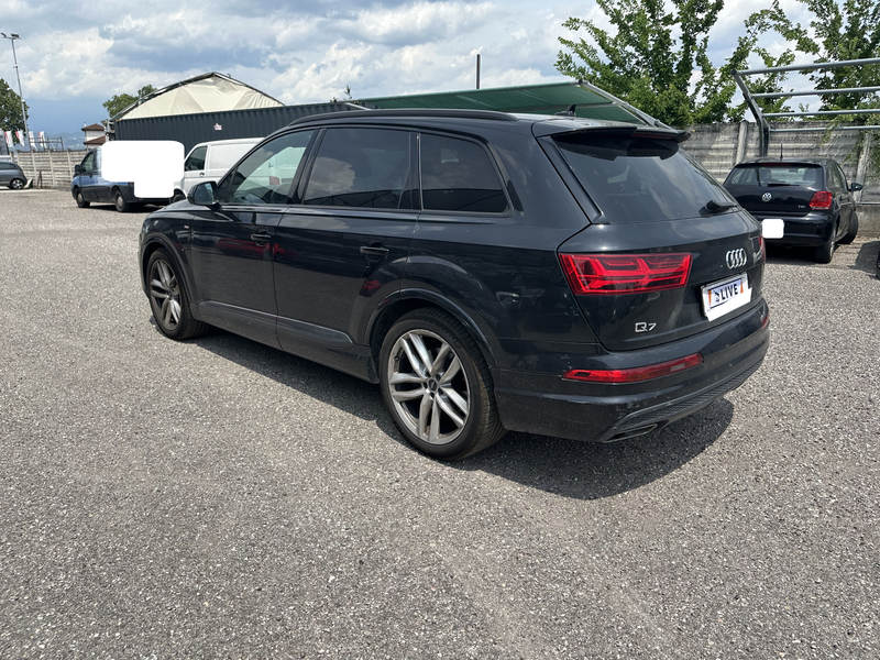Audi Q7 50 TDI quattro — zdjęcie 3