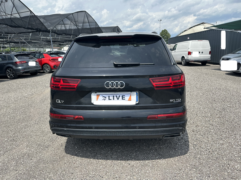 Audi Q7 50 TDI quattro — zdjęcie 4