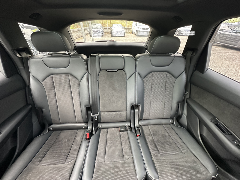 Audi Q7 50 TDI quattro — zdjęcie 14