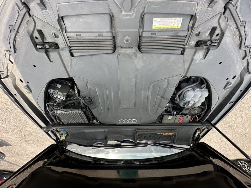 Audi Q7 50 TDI quattro — zdjęcie 8