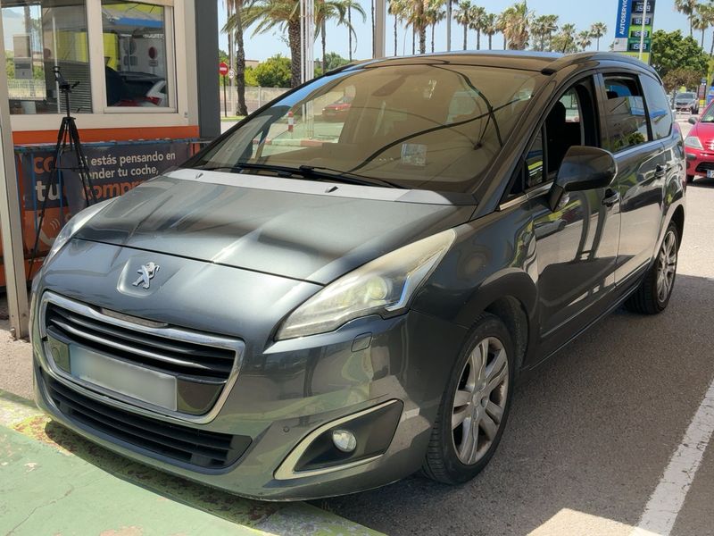 Peugeot 5008 1.6 HDi Allure — zdjęcie 1