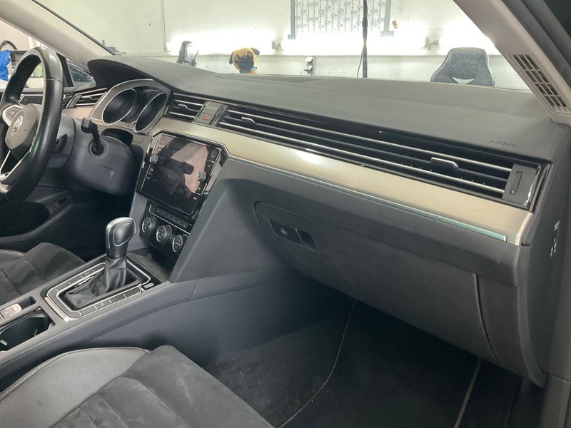 Volkswagen Passat 2.0 TDI Elegance 2019 – снимка 25